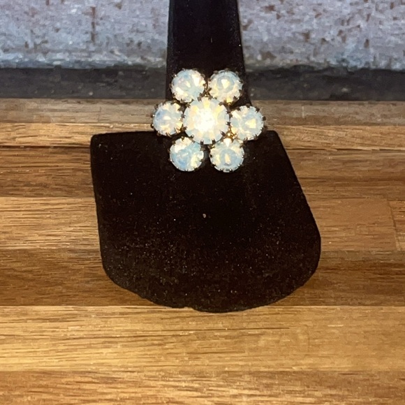 Vintage Gold Tone Opalescent Crystal Glass Flower Ring - Picture 6 of 10